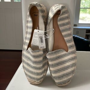 NWT -Gap espadrilles.
